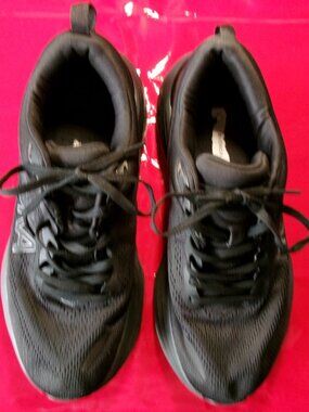 LIKE NEW, MEN'S SIZE 9.5D, ALL BLACK, HOKA BONDI 8, ATHLETIC SHOES
